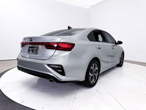 Used 2019 Kia Forte LXS FWD image 17