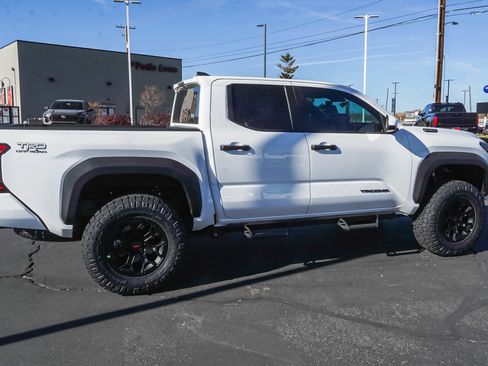 New 2025 Toyota Tacoma TRD Off-Road image 9