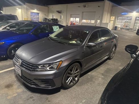 Used 2017 Volkswagen Passat 1.8T R-Line image 3