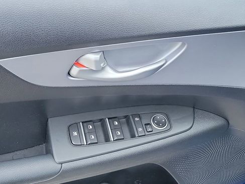 Used 2024 Kia Forte LXS w/ LXS Technology Package FWD image 21