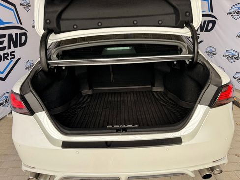 Used 2018 Toyota Camry XSE image 19