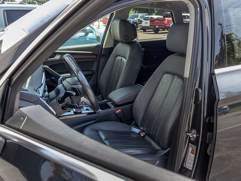 Used 2021 Audi Q5 2.0T Premium Plus w/ Premium Plus Package AWD/4WD image 11