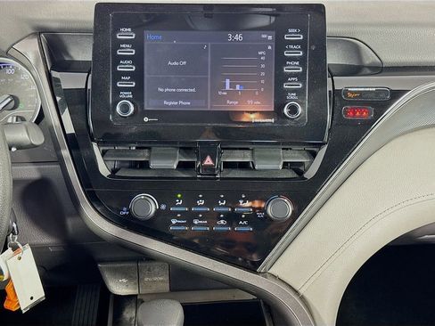 Used 2021 Toyota Camry LE image 31