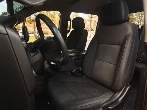 Used 2020 Chevrolet Silverado 1500 Custom Trail Boss w/ Custom Convenience Package image 25