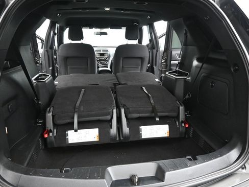 Certified 2018 Ford Explorer XLT image 24