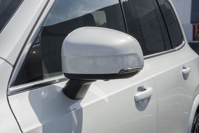New 2026 Volvo XC90 T8 Plus w/ Protection Package Premier AWD/4WD image 15