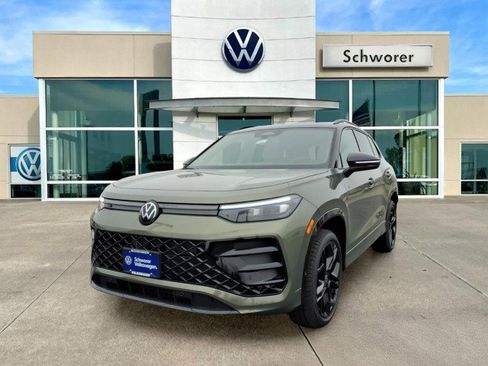 New 2026 Volkswagen Tiguan SE R-Line image 9