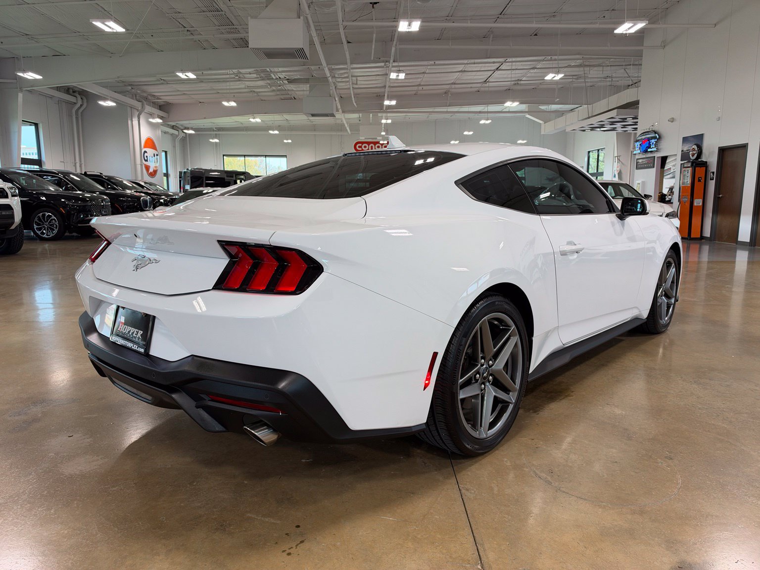 Used 2024 Ford Mustang Coupe RWD image 6
