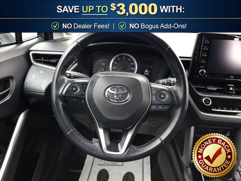 Used 2022 Toyota Corolla Cross LE w/ Moonroof Package image 18
