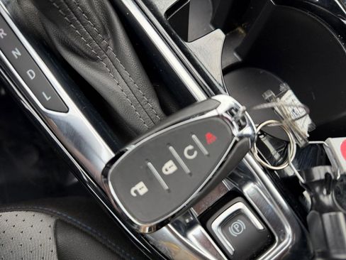 Used 2025 Chevrolet Trax LT image 22