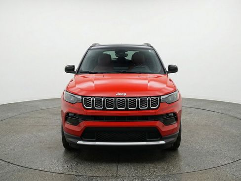Used 2025 Jeep Compass Limited image 2