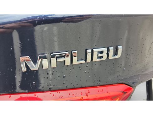 Used 2017 Chevrolet Malibu LT image 39