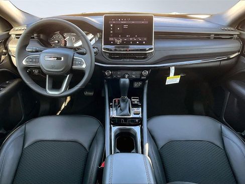 New 2026 Jeep Compass Latitude image 6