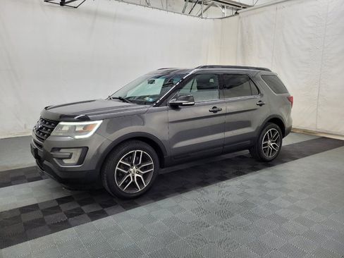 Used 2016 Ford Explorer Sport AWD/4WD image 2