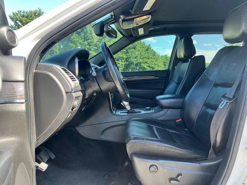 Used 2018 Jeep Grand Cherokee Overland AWD/4WD image 17