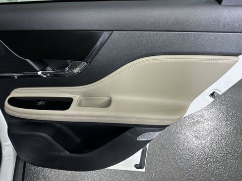 Used 2025 Lincoln Corsair FWD w/ Equipment Group 101A image 31