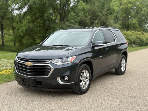Used 2019 Chevrolet Traverse LT w/ LPO, Floor Liner Package AWD/4WD image 2