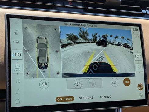 Used 2025 Land Rover Range Rover Long Wheelbase SE image 11