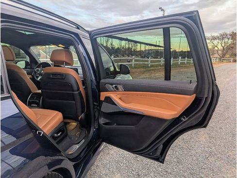 Used 2022 BMW X7 xDrive40i w/ Premium Enhanced Package image 12