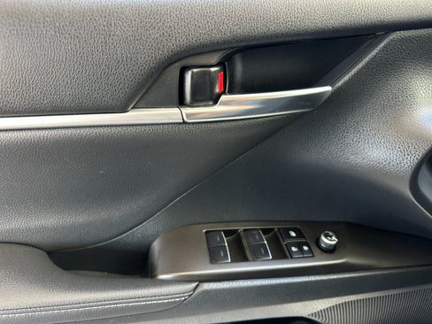 Used 2023 Toyota Camry XSE FWD image 10