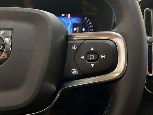 Used 2025 Volvo XC40 B5 Core AWD/4WD image 21