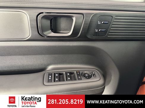 Used 2025 Hyundai Santa Fe Calligraphy FWD image 12