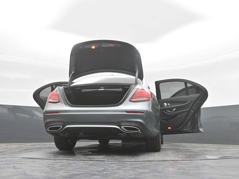 Used 2019 Mercedes-Benz E 300 4MATIC image 41
