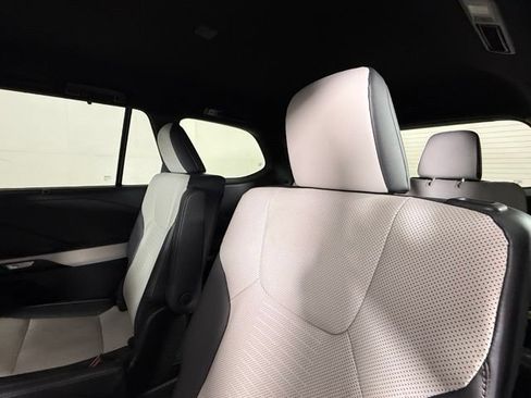 Used 2026 Lexus TX 500h AWD w/ Technology Package image 27