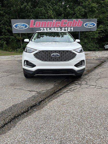 Used 2024 Ford Edge SEL w/ Convenience Package AWD/4WD image 2