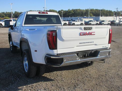 New 2026 GMC Sierra 3500 SLE image 9