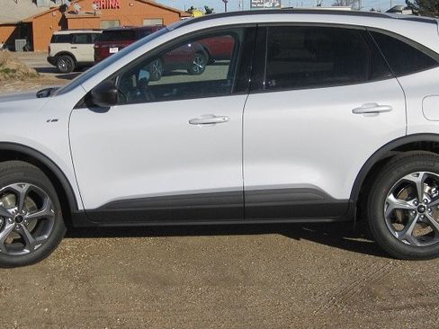 New 2026 Ford Escape ST-Line w/ Cold Weather Package AWD/4WD image 4