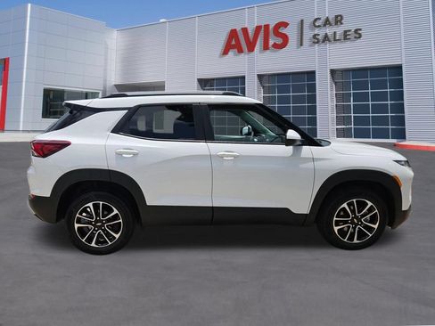 Used 2025 Chevrolet TrailBlazer LT AWD/4WD image 7
