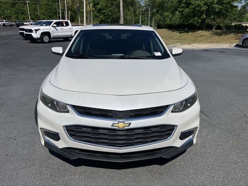 Used 2017 Chevrolet Malibu Premier w/ Premier Sun and Wheel Package image 8