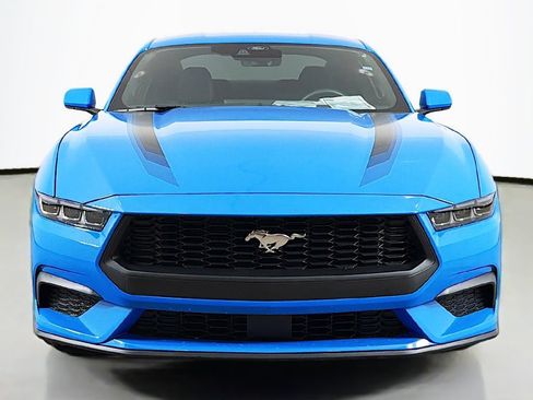 Used 2025 Ford Mustang Coupe RWD image 11
