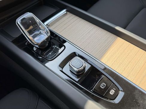 Certified 2026 Volvo XC60 B5 Plus w/ Protection Package Premier image 6