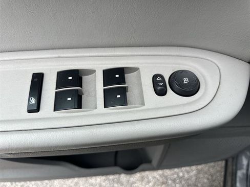 Used 2012 Chevrolet Traverse LT image 15