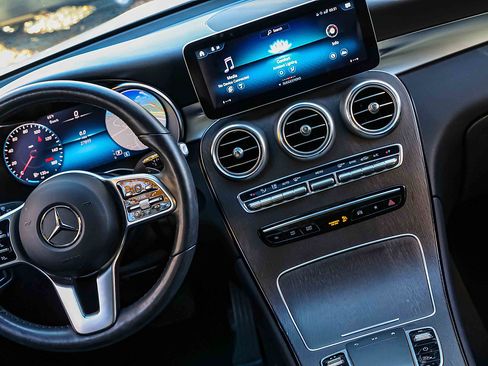 Used 2022 Mercedes-Benz GLC 300 4MATIC image 20