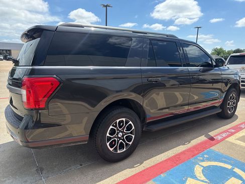 Used 2024 Ford Expedition Max XLT AWD/4WD image 3