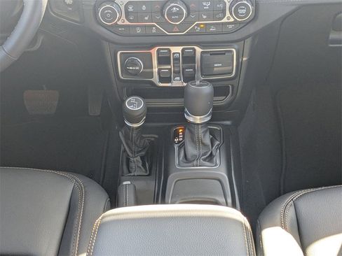 New 2025 Jeep Gladiator Sport image 20