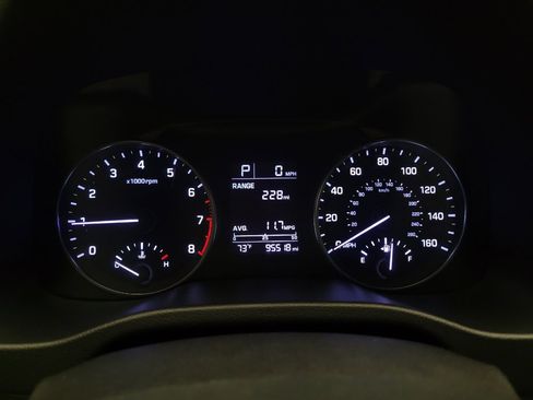 Used 2017 Hyundai Elantra SE image 23