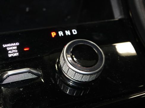 Used 2023 Jeep Grand Cherokee Limited image 34