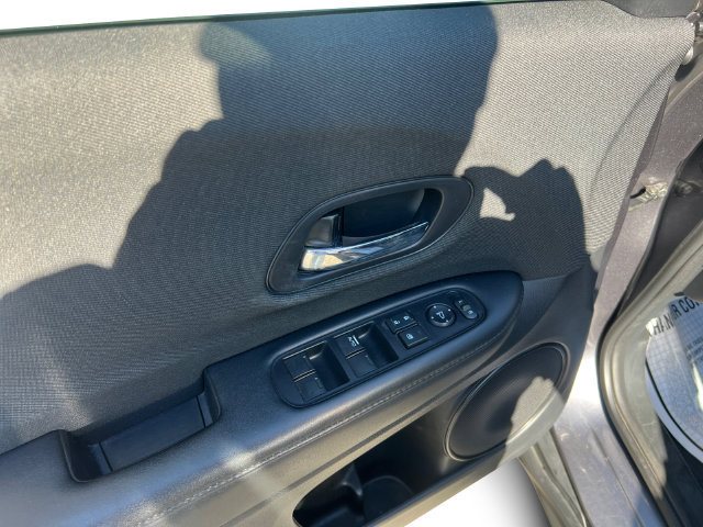 Used 2021 Honda HR-V LX image 11
