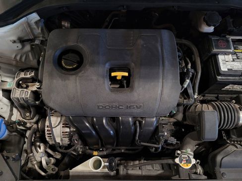 Used 2019 Hyundai Elantra SEL FWD image 30