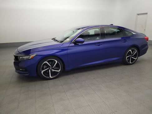 Used 2019 Honda Accord Sport image 2