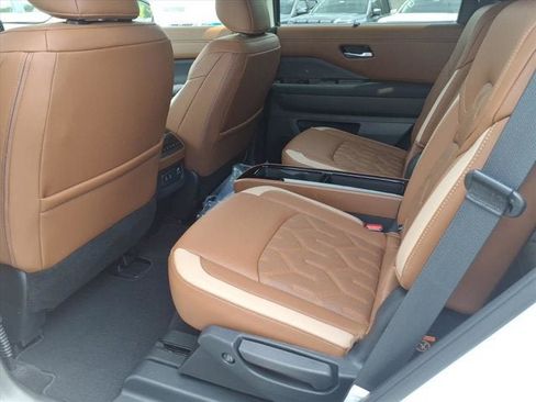 New 2026 Nissan Pathfinder Platinum AWD/4WD image 5