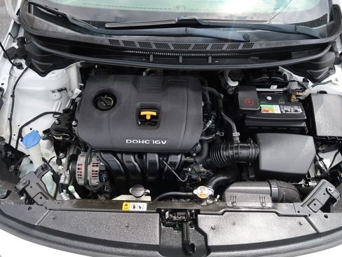 Used 2018 Kia Forte LX image 12