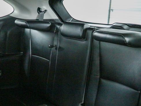 Used 2023 Toyota Highlander XLE FWD image 26