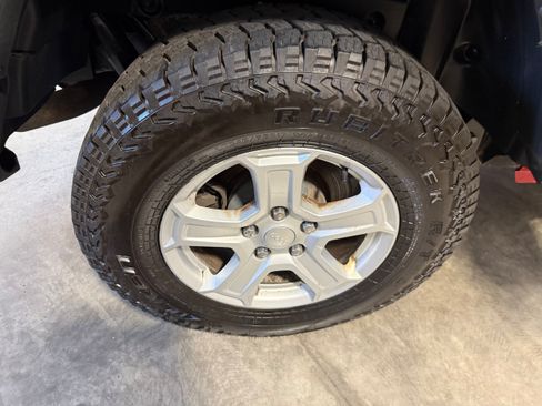 Used 2021 Jeep Wrangler Unlimited Sport AWD/4WD image 27