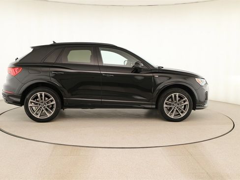 Certified 2025 Audi Q3 2.0T Premium w/ Convenience Package image 8