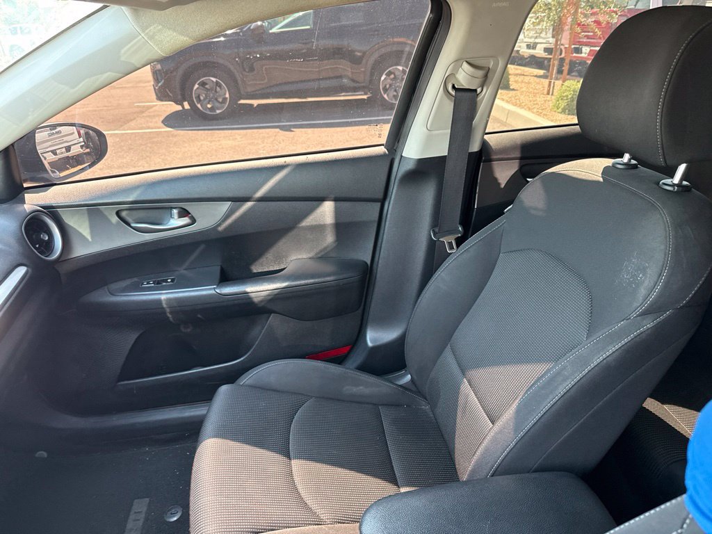 Used 2020 Kia Forte LXS FWD image 12